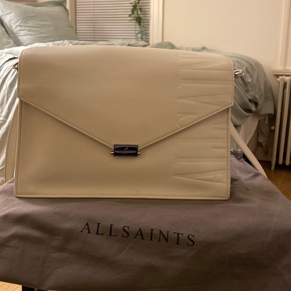 Leather shoulder bag